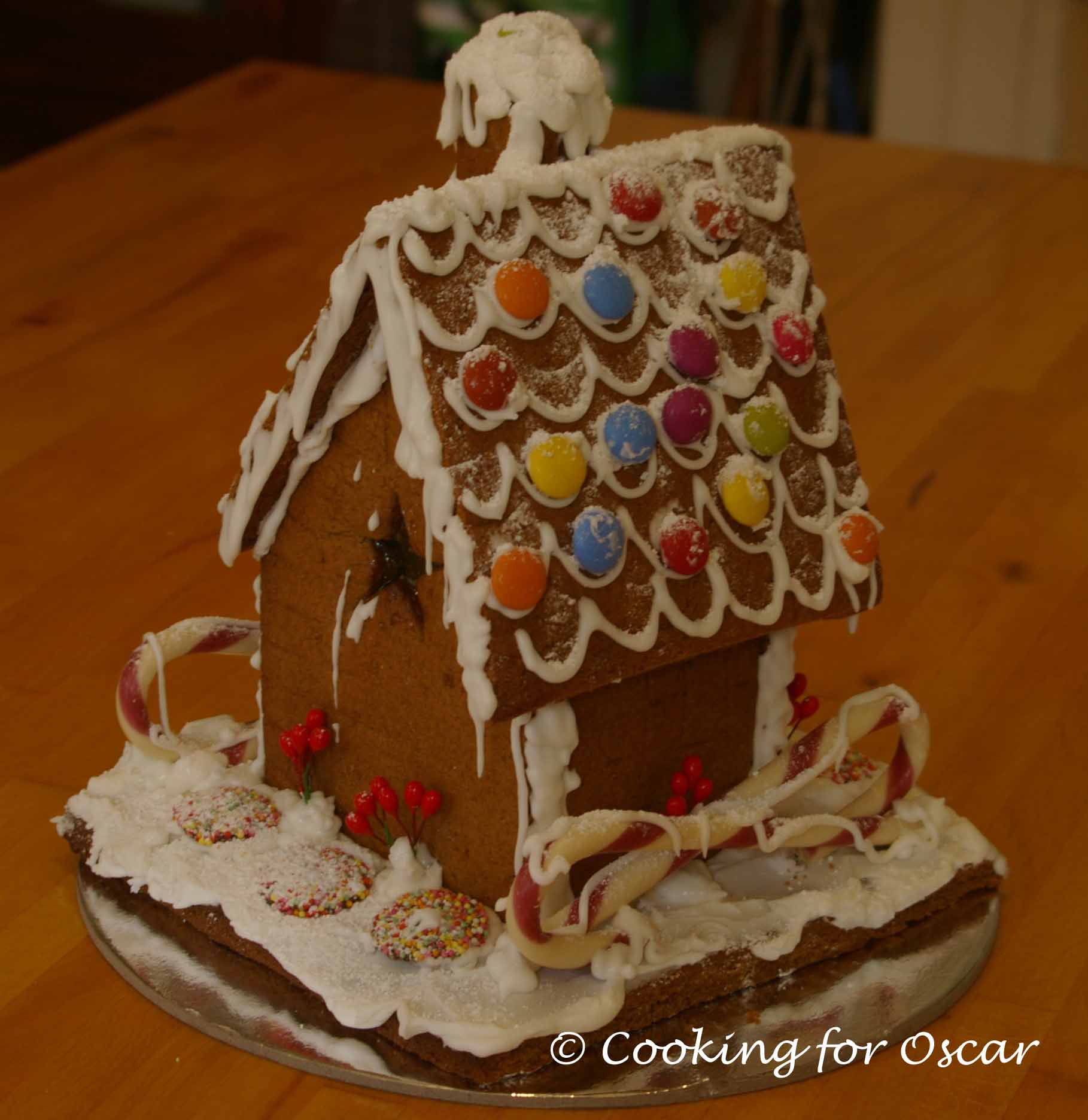 Christmas Gingerbread House Cooking for Oscar