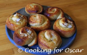 Sweish Vanilla Shell Buns