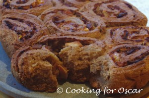 Slow Cooker Spelt Pizza Scrolls